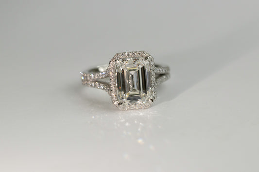 emerald cut engagement ring